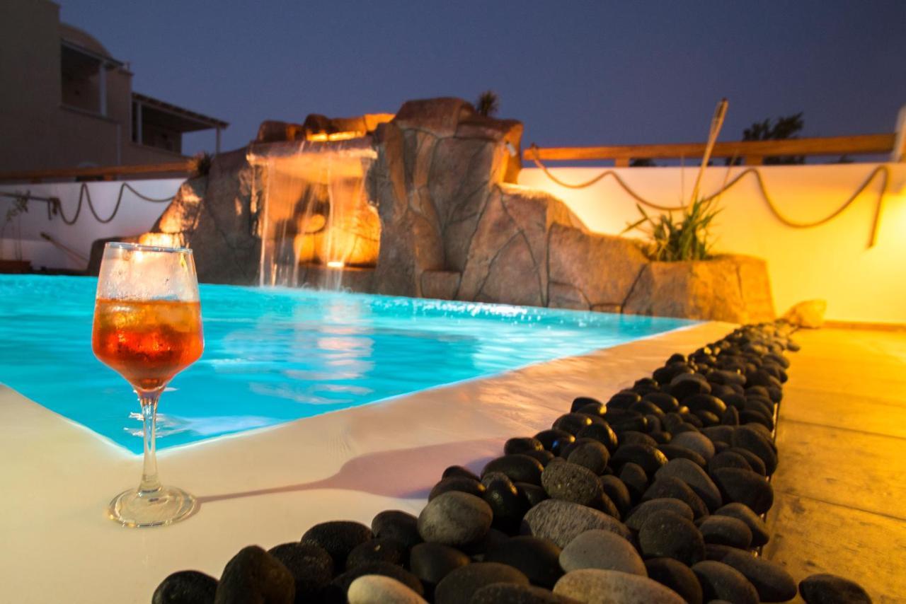 La Belle Vie - Santorini - Adults Only Apartman Kamári Kültér fotó