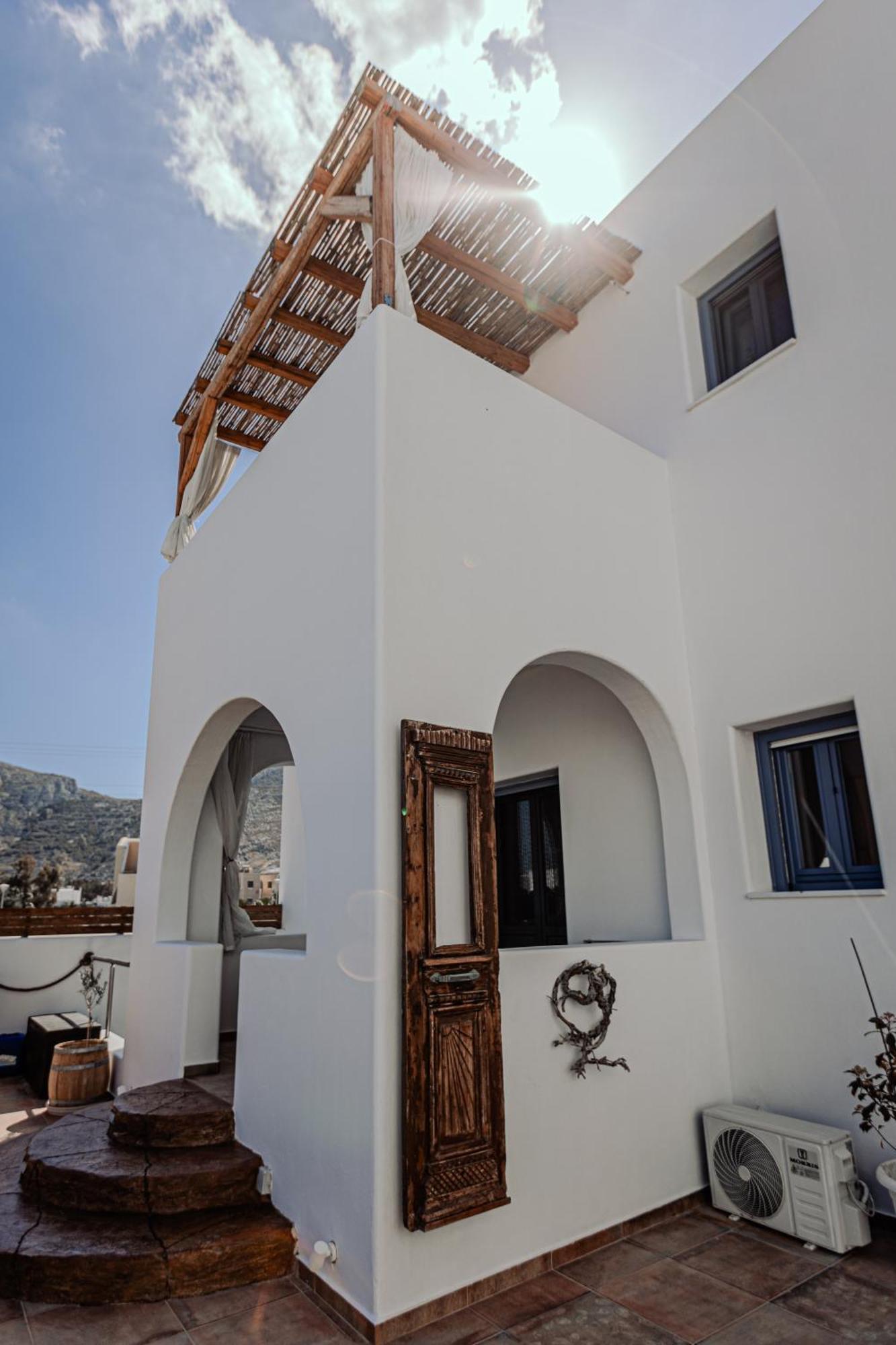 La Belle Vie - Santorini - Adults Only Apartman Kamári Kültér fotó